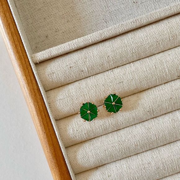 18K Gold Plated Small Green Onxy Earrings Studs - Picture 3 of 3